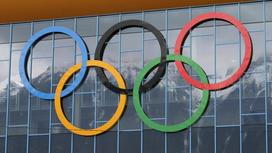 Символ Олимпиады на здании
