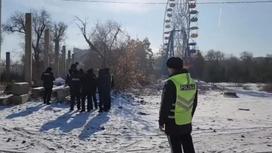 Полицейские в парке в Талдыкоргане