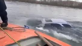 Авто скатилось в реку Иртыш