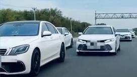 Свадебный кортеж из белых авто