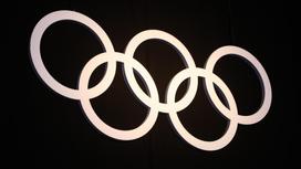 Олимпийские кольца в белом цвете