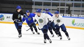 Хоккеисты сборной Казахстана на тренировке
