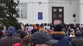 Трагедия в Кемерово: горожане устроили митинг и требуют отставки Тулеева (видео)