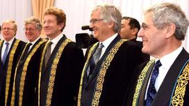 СМИ: Британские лорды возглавили экономический суд в Астане (фото)