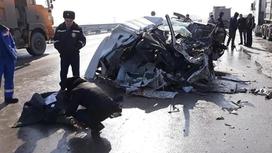 Смертельное ДТП на Капчагайской трассе: столкнулись цементовоз и грузовик (фото)