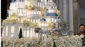Роскошный торт за 179 тыс долларов на свадьбе в Шымкенте шокировал Казнет