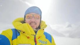 Казахстанец Максут Жумаев вновь покорил Эверест (фото)