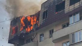 Крупный пожар произошел в жилом доме в Алматы (фото, видео)