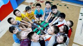 казахские дети играют