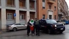 «Зигующий» итальянец расстрелял людей на улице (фото)