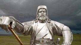 Шымкенттік емші түсінде көрген Шыңғысханның тағын Назарбаевқа тапсырмақшы (фото)