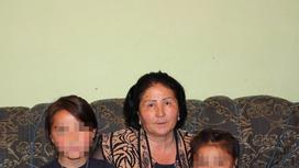 Жительнице Алматинской области пришлось жить в гараже с пятью детьми