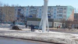 15-метровый "Байтерек" появился в Лисаковске (фото)