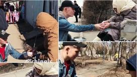 Еда из огня: Фокусник накормил бездомных с помощью "магии" в Астане (видео)