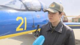 Единственная в Казахстане девушка-летчик рассказала, как управлять истребителем