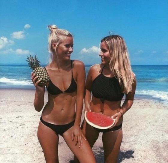 Девушки и ананасы: горячие фото, от которых потекут слюнки Девушки и ананасы: горячие фото, от которых потекут слюнки