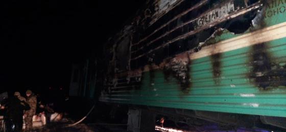 Поезд загорелся в Мангистауской области Поезд загорелся в Мангистауской области