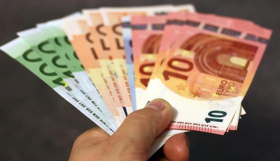 Испанцам раздадут по 500 евро просто так Испанцам раздадут по 500 евро просто так