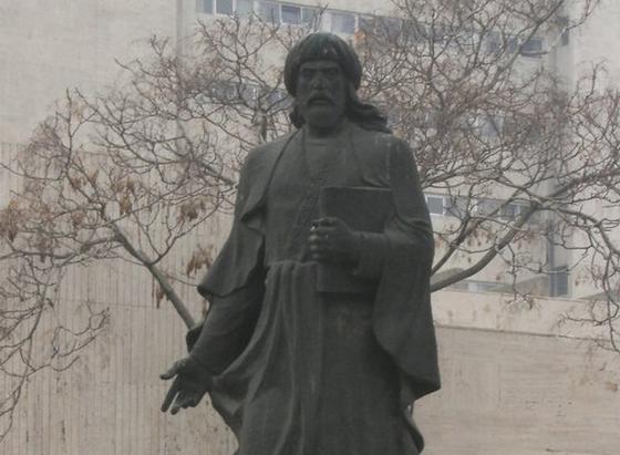 Памятник Ибн Сине в Анкаре Памятник Ибн Сине в Анкаре