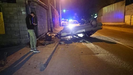 Автомобиль попал в аварию Автомобиль попал в аварию