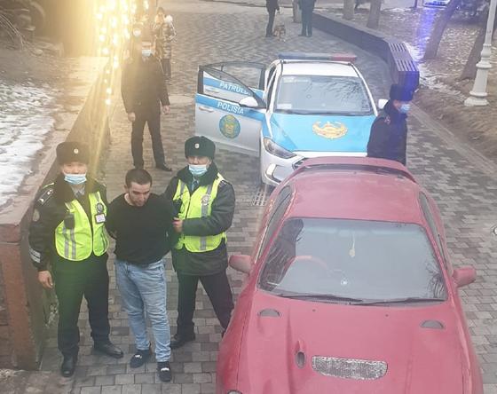 Полиция задержала угонщика авто Полиция задержала угонщика авто