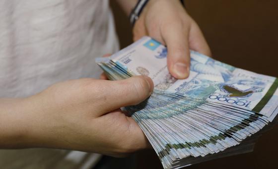 Жұмағалиев: 42,5 теңгеден жәрдемақы төлеуге арналған Telegram-бот әлі іске қосылмады Жұмағалиев: 42,5 теңгеден жәрдемақы төлеуге арналған Telegram-бот әлі іске қосылмады