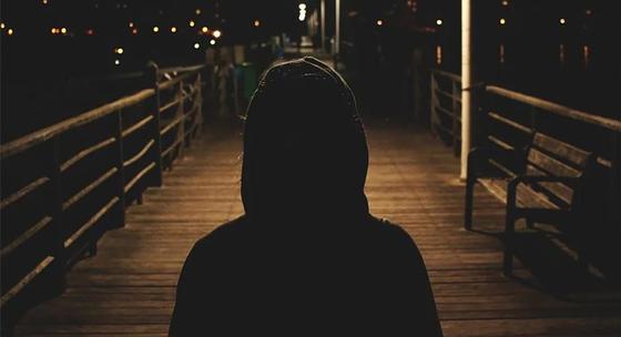 Мужчина грабил женщин в центре Алматы Мужчина грабил женщин в центре Алматы