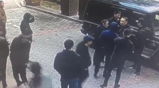 ІІМ-нің басшысы Алматыдағы атыс жайлы: Бізде қылмыстық топтар жоқ ІІМ-нің басшысы Алматыдағы атыс жайлы: Бізде қылмыстық топтар жоқ