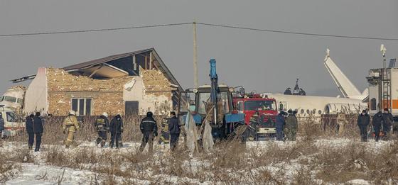 Крушение самолета в Алматы: открыт фонд помощи семьям погибших и пострадавших Крушение самолета в Алматы: открыт фонд помощи семьям погибших и пострадавших