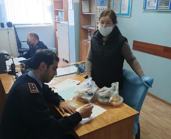 Волонтеры клуба добряков Актау организовали горячее питание для стражей порядка на посту Волонтеры клуба добряков Актау организовали горячее питание для стражей порядка на посту