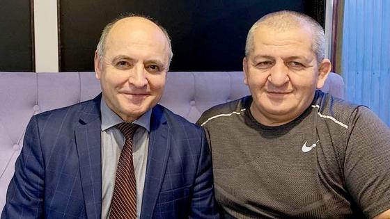 Өкпесінің 75%-ы зақымданған: досы Абдулманап Нурмагомедовтың жағдайы туралы айтты Өкпесінің 75%-ы зақымданған: досы Абдулманап Нурмагомедовтың жағдайы туралы айтты