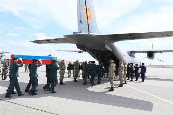 Погибших военнослужащих проводили в последний путь Погибших военнослужащих проводили в последний путь
