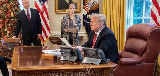 16 американских штатов подали на Трампа в суд из-за режима ЧП 16 американских штатов подали на Трампа в суд из-за режима ЧП