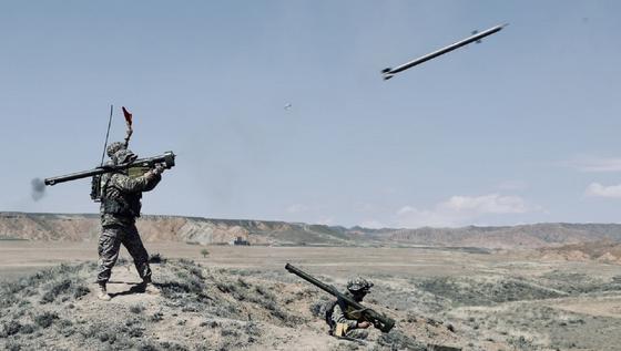 Военные Военные