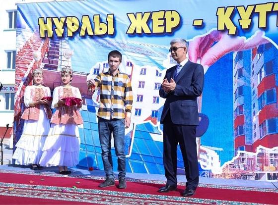 Маңғыстау облысында 120 пәтер кілті табысталды Маңғыстау облысында 120 пәтер кілті табысталды
