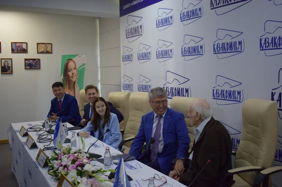 Министр дал старт съемкам продолжения фильма "Наш милый доктор" Министр дал старт съемкам продолжения фильма "Наш милый доктор"