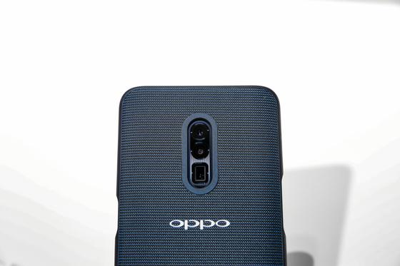 Oppo представила первый в мире смартфон с 5G (фото, видео) Oppo представила первый в мире смартфон с 5G (фото, видео)