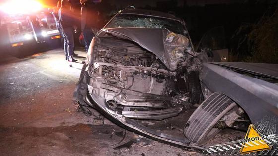 Один из пострадавших в аварии автомобилей Один из пострадавших в аварии автомобилей