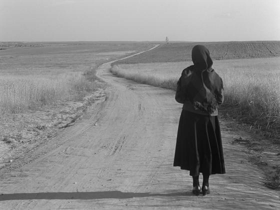 Эпизодический момент фильма «Первый учитель» Эпизодический момент фильма «Первый учитель»