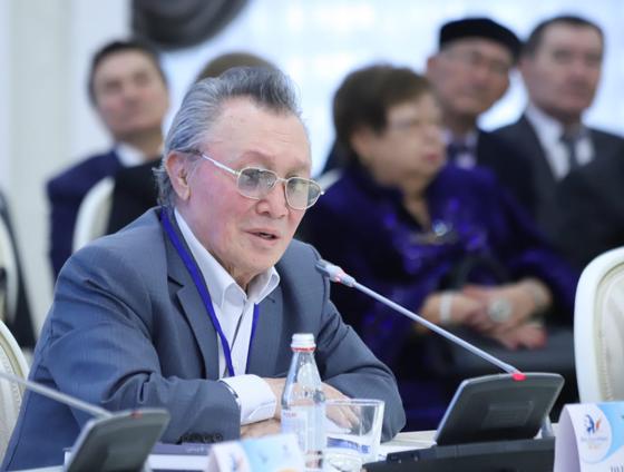 Маңғыстауда әдебиет және өнер қайраткерлерінің халықаралық конгресі өтті Маңғыстауда әдебиет және өнер қайраткерлерінің халықаралық конгресі өтті