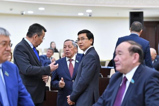 Президент подписал Закон «О статусе педагога» Президент подписал Закон «О статусе педагога»