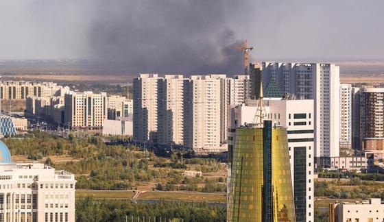 Коттедж загорелся в депутатском городке Нур-Султана (фото, видео) Коттедж загорелся в депутатском городке Нур-Султана (фото, видео)