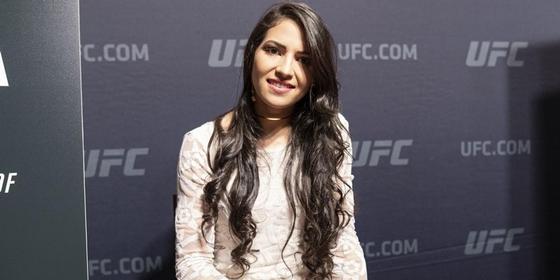 Ошибочка вышла: грабитель напал на девушку-бойца UFC и был избит Ошибочка вышла: грабитель напал на девушку-бойца UFC и был избит
