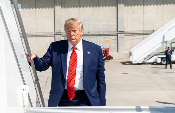 Стрельба по ногам и ров с крокодилами: Трамп предложил методы борьбы с мигрантами на границе Стрельба по ногам и ров с крокодилами: Трамп предложил методы борьбы с мигрантами на границе