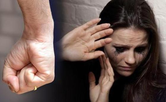 Төсекте ары жатпаған әйелін тепкілеп тастаған жігіт масқара болды Төсекте ары жатпаған әйелін тепкілеп тастаған жігіт масқара болды