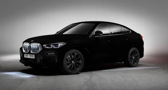 BMW представила «самый черный» автомобиль в мире BMW представила «самый черный» автомобиль в мире