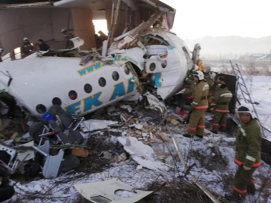 Самолет Bek Air разбился в Алматы: число погибших увеличилось до 9 Самолет Bek Air разбился в Алматы: число погибших увеличилось до 9