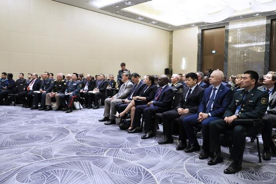 Қорғаныс министрі бітімгершілік үшін технологиялардағы серіктестік бойынша бесінші халықаралық симпозиумның жұмысын ашты Қорғаныс министрі бітімгершілік үшін технологиялардағы серіктестік бойынша бесінші халықаралық симпозиумның жұмысын ашты