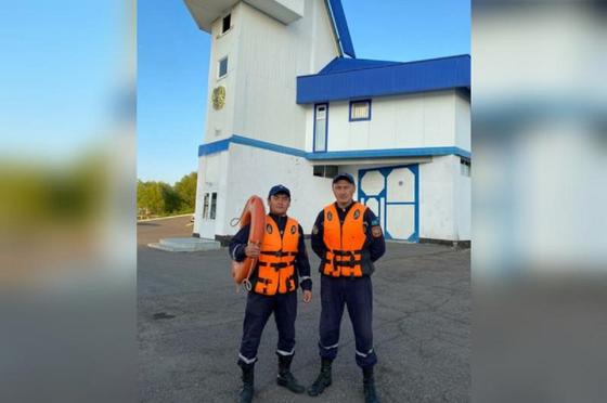 Сотрудники ДЧС спасли тонущего ребенка в пригороде Нур-Султана Сотрудники ДЧС спасли тонущего ребенка в пригороде Нур-Султана