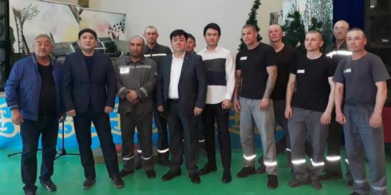 Торегали Тореали порадовал заключенных в Алматинской области (фото) Торегали Тореали порадовал заключенных в Алматинской области (фото)
